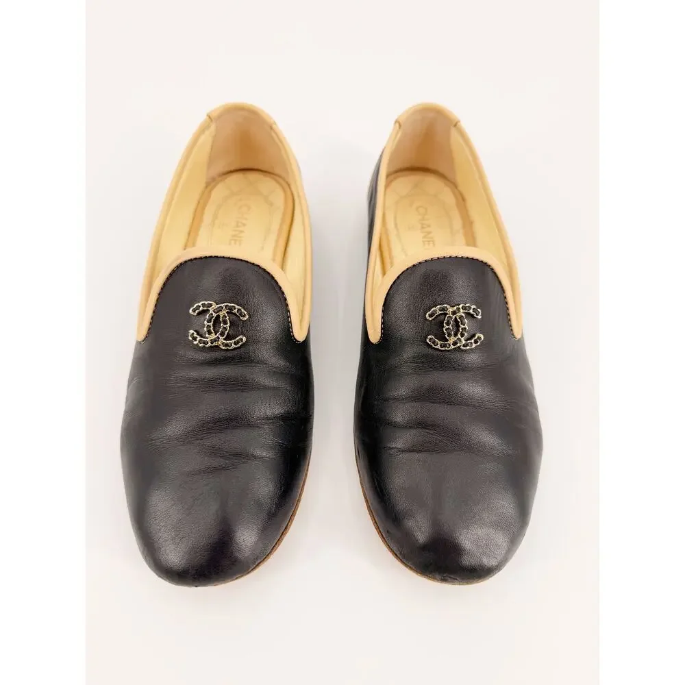 Chanel Black CC Logo Slipper Loafers Lambskin Beige Trim Flats Size 36.5 EU 6.5